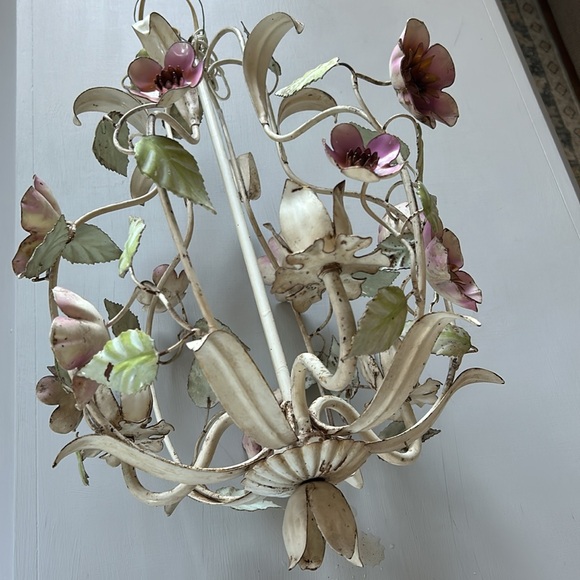 Vintage Shabby Chic tile style floral chandelier - Picture 7 of 10